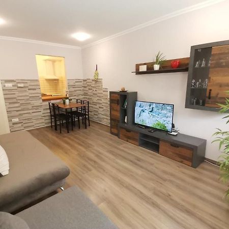 Carpe Diem Apartment Hajduszoboszlo Bagian luar foto