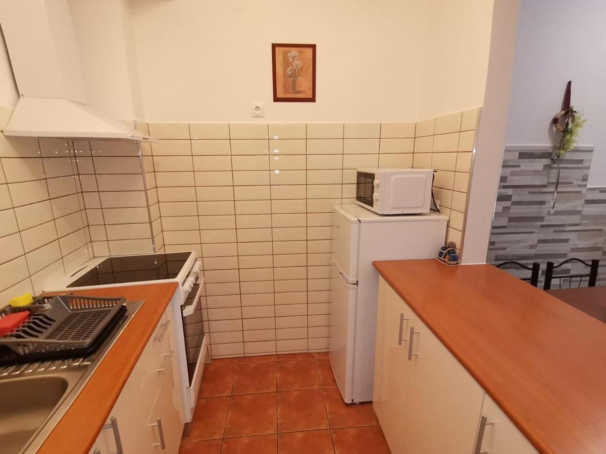 Carpe Diem Apartment Hajduszoboszlo Bagian luar foto