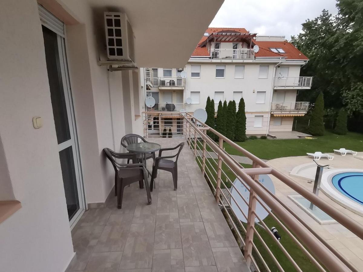 Carpe Diem Apartment Hajduszoboszlo Bagian luar foto
