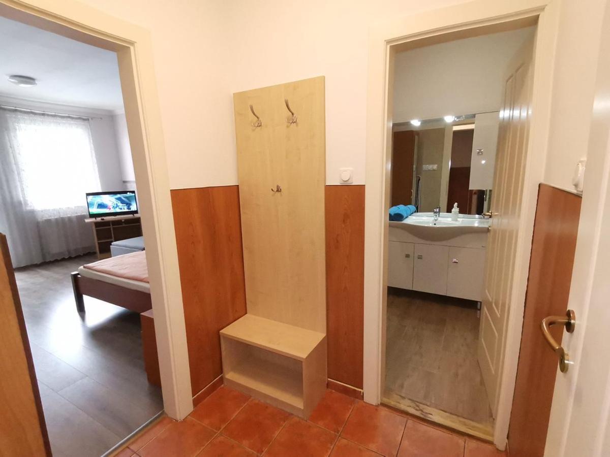Carpe Diem Apartment Hajduszoboszlo Bagian luar foto
