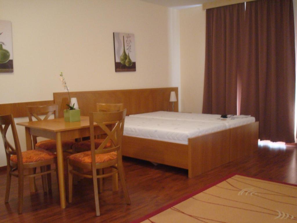Carpe Diem Apartment Hajduszoboszlo Ruang foto
