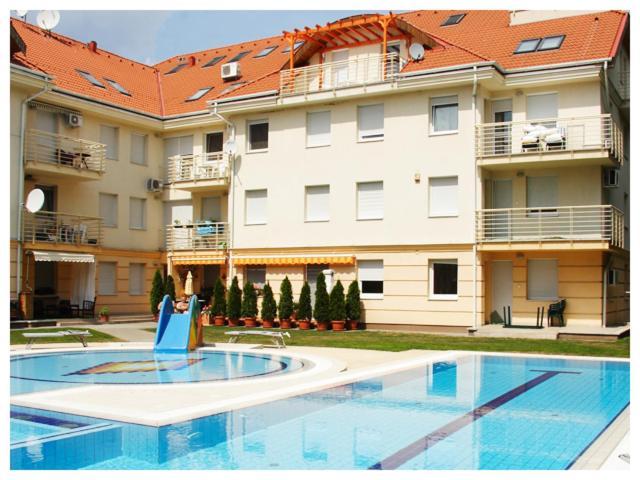 Carpe Diem Apartment Hajduszoboszlo Bagian luar foto