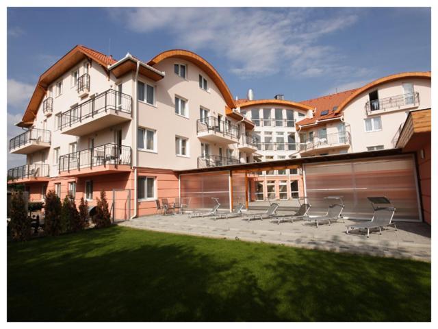 Carpe Diem Apartment Hajduszoboszlo Bagian luar foto