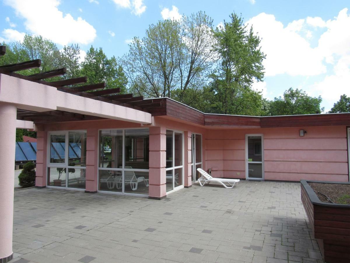 Carpe Diem Apartment Hajduszoboszlo Bagian luar foto